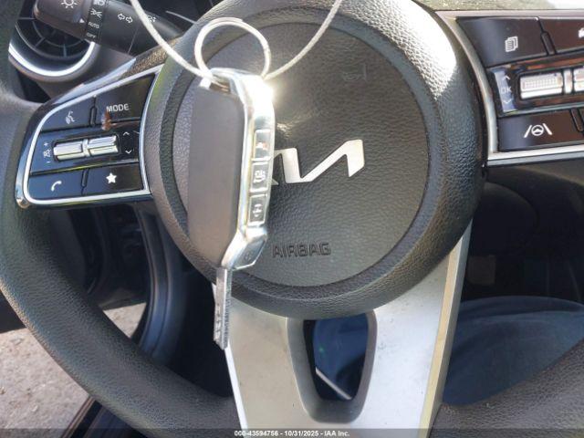 Kia Forte Lx Image 16