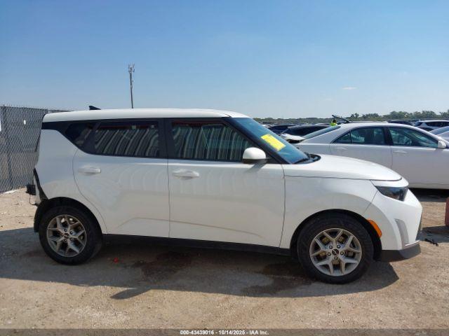 Kia Soul Lx Image 12