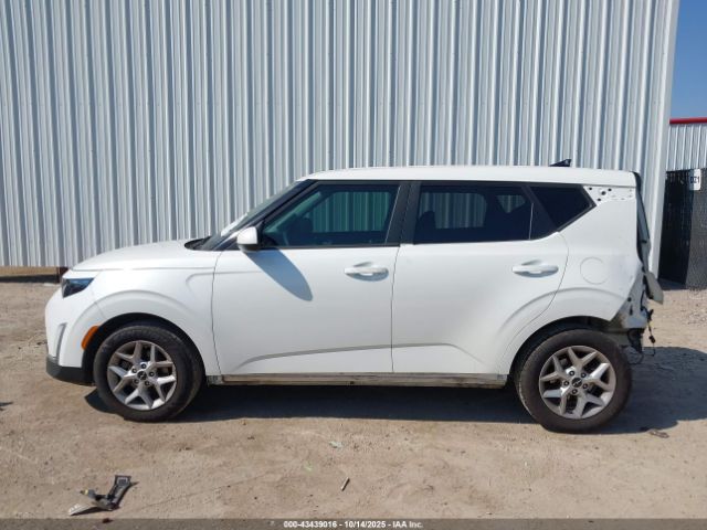Kia Soul Lx Image 13
