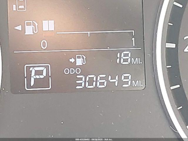 Nissan Versa 1.6 S Image 15