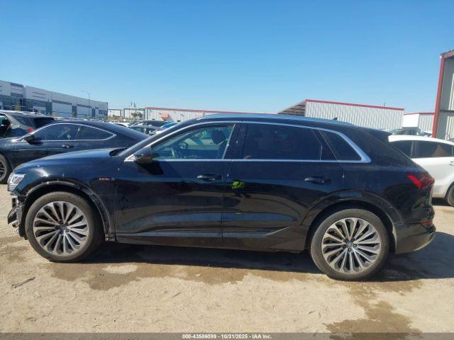 Audi e-tron Premium Plus Image 14