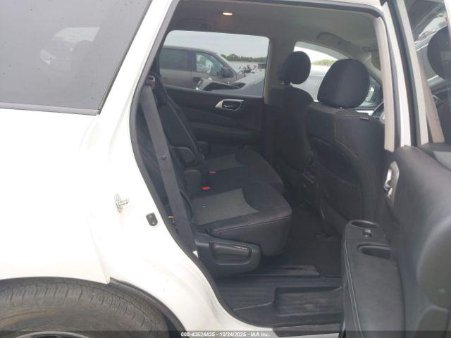 Nissan Pathfinder Sv 2wd Image 4