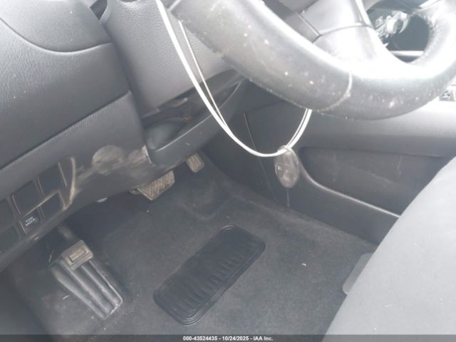 Nissan Pathfinder Sv 2wd Image 13