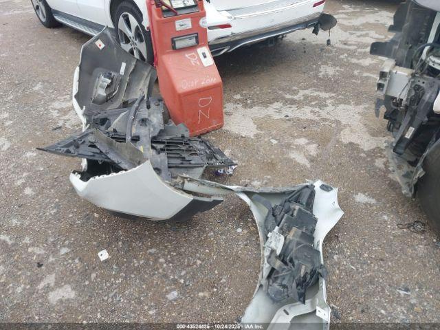 Nissan Pathfinder Sv 2wd Image 9