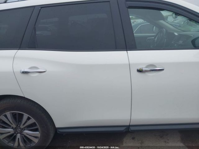 Nissan Pathfinder Sv 2wd Image 16