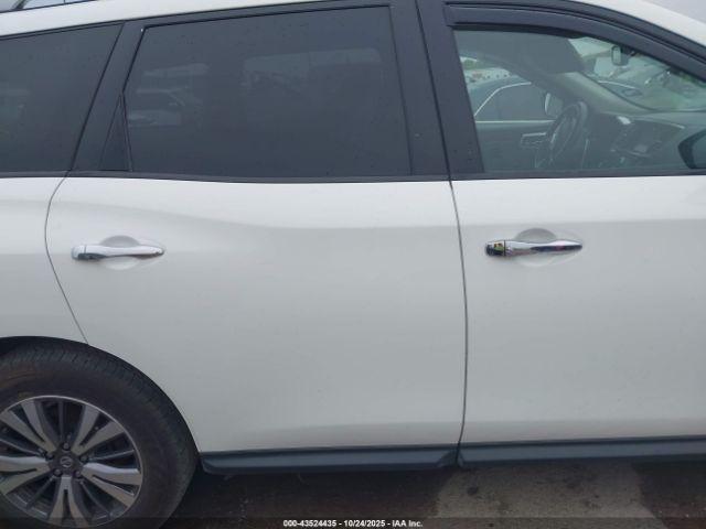 Nissan Pathfinder Sv 2wd Image 16