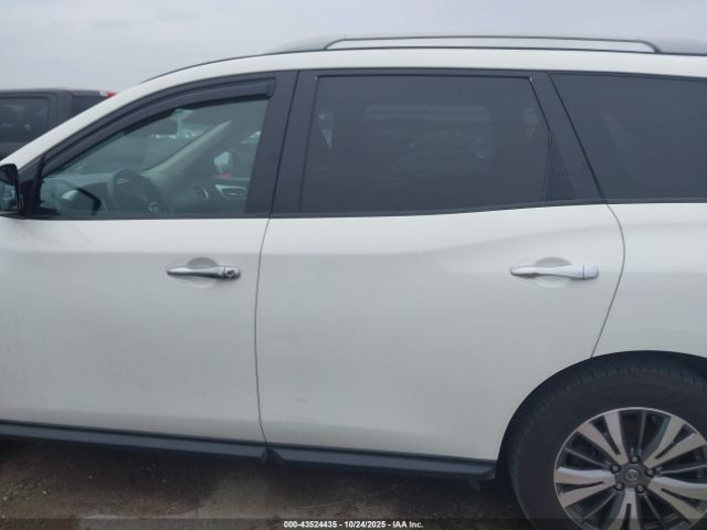 Nissan Pathfinder Sv 2wd Image 7