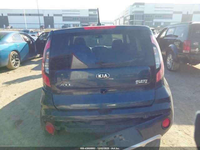 Kia Soul + Image 14