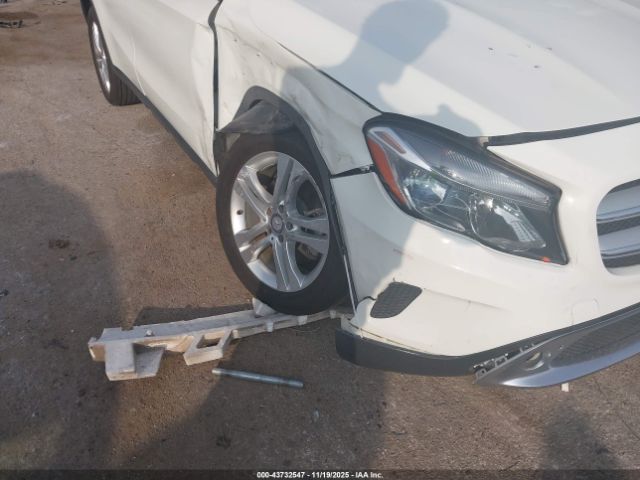 Mercedes-Benz GLA 4matic Image 7