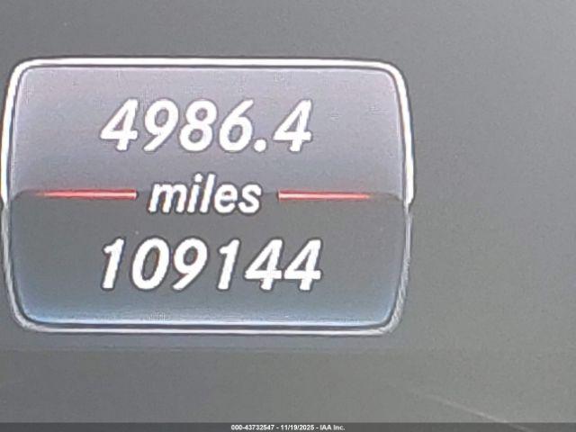 Mercedes-Benz GLA 4matic Image 12