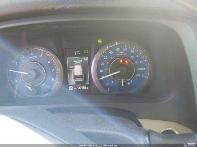 Toyota Sienna Xle 8 Passenger Image 12