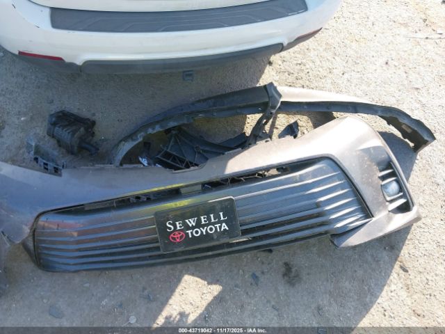 Toyota Sienna Xle 8 Passenger Image 6