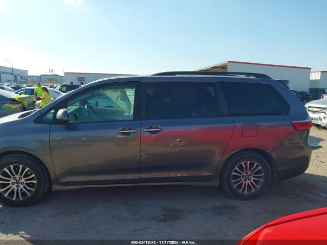 Toyota Sienna Xle 8 Passenger Image 9