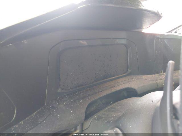 Volkswagen Golf 2.0t Image 13