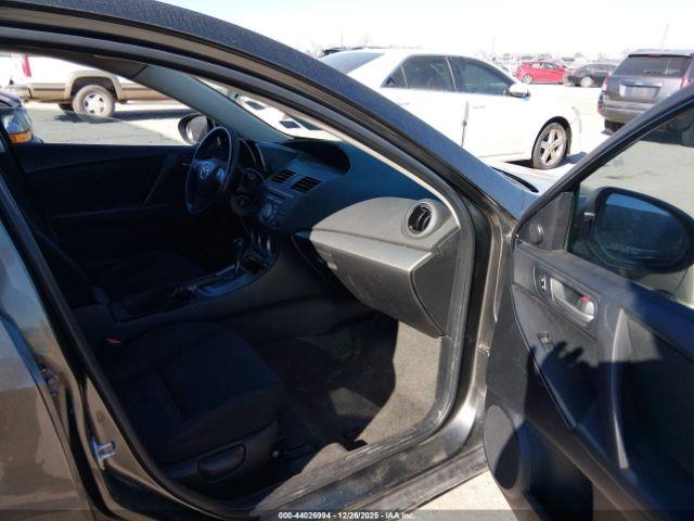 Mazda Mazda3 I Touring Image 8