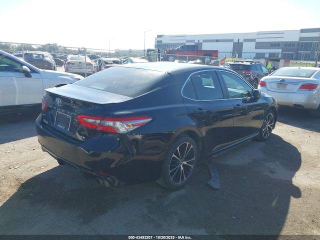 Toyota Camry Se Image 2