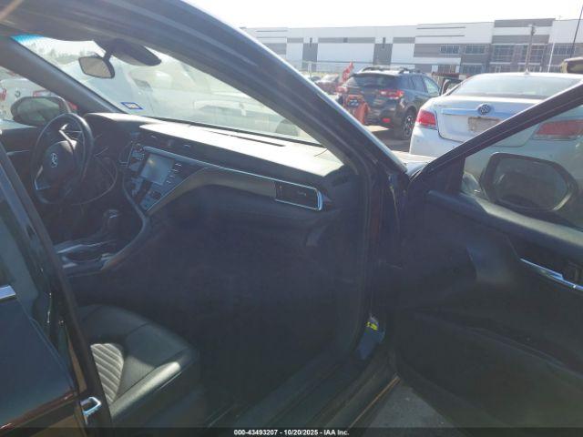 Toyota Camry Se Image 3