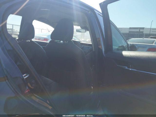 Toyota Camry Se Image 4