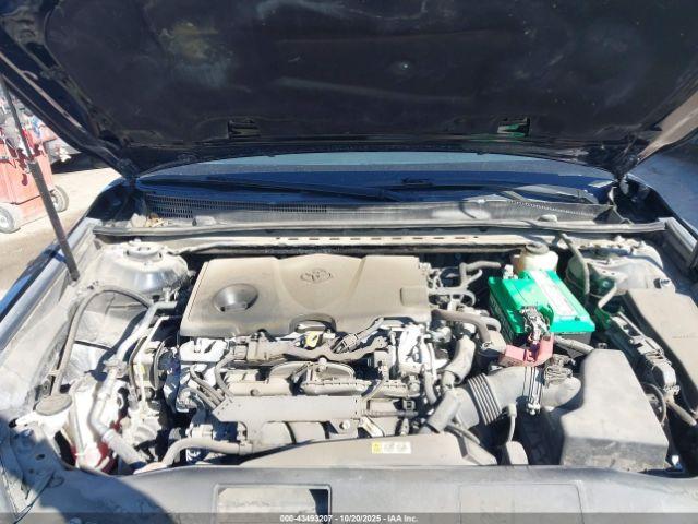 Toyota Camry Se Image 13