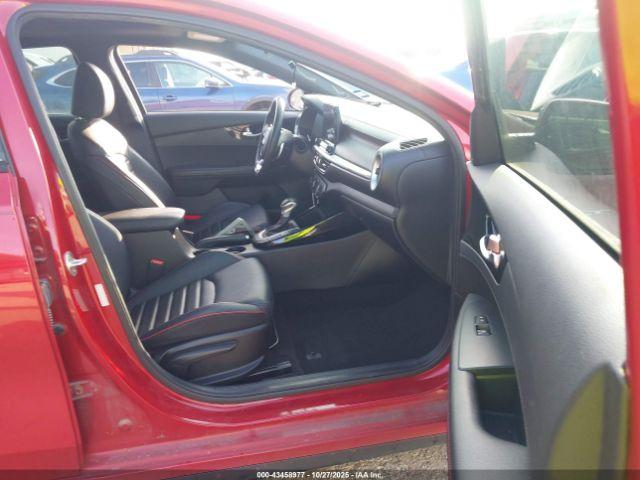 Kia Forte Gt Image 9