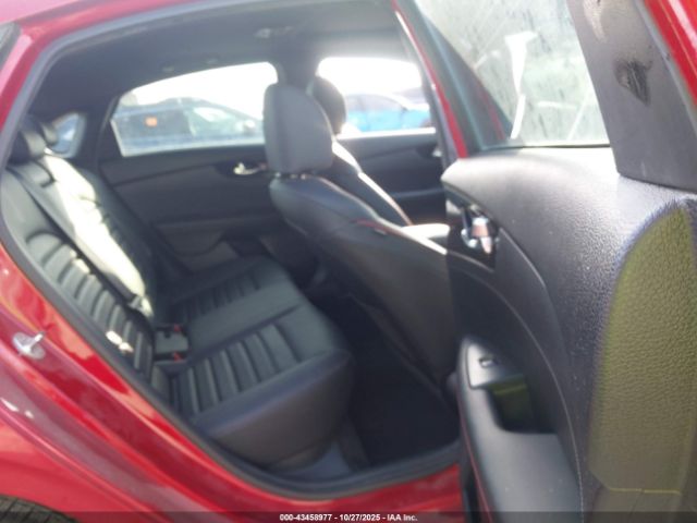 Kia Forte Gt Image 7