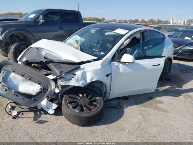 Tesla Model Y Performance Dual Motor All-wheel Drive Image 11