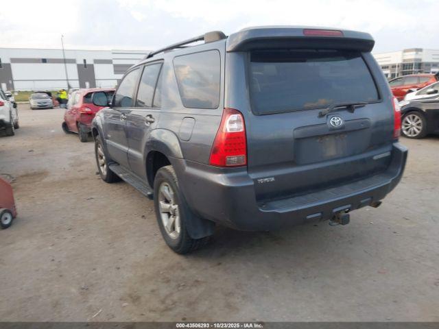 Toyota 4Runner Limited V6 Image 13