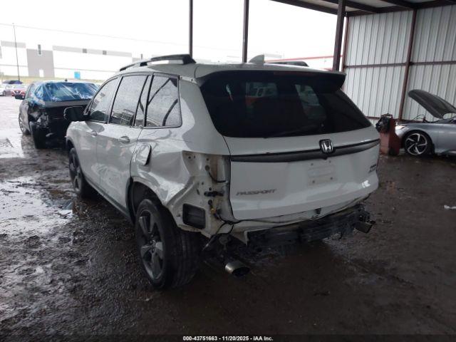 Honda Passport Awd Touring Image 4