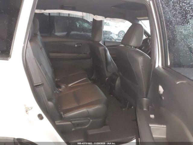 Honda Passport Awd Touring Image 3