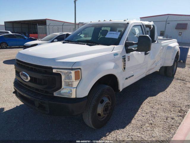 Ford F-350 Xl Image 3