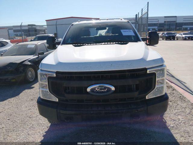 Ford F-350 Xl Image 10