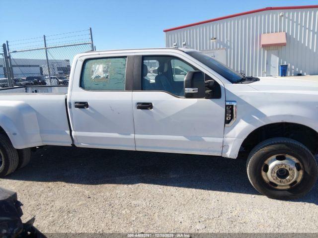 Ford F-350 Xl Image 11