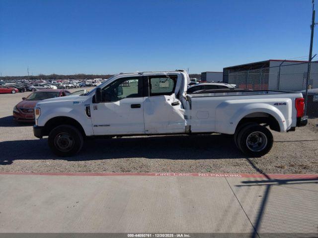 Ford F-350 Xl Image 14