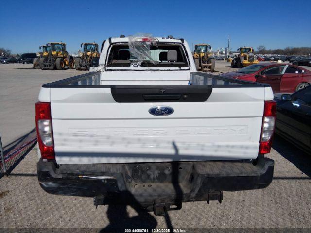 Ford F-350 Xl Image 12