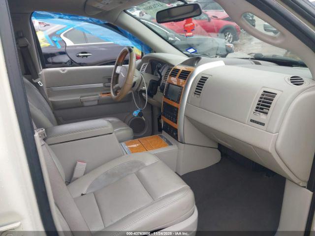 Chrysler Aspen Limited Image 6