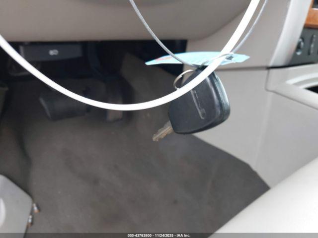 Chrysler Aspen Limited Image 15