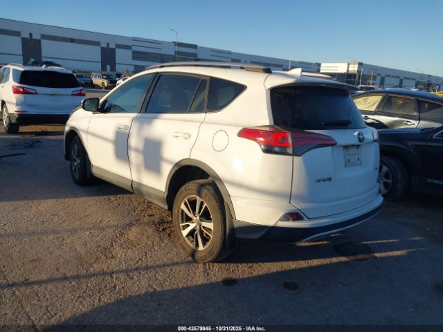 Toyota RAV4 Xle Image 3