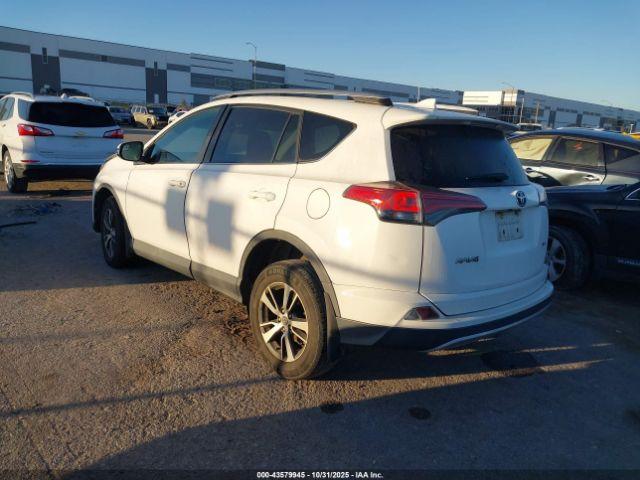 Toyota RAV4 Xle Image 3