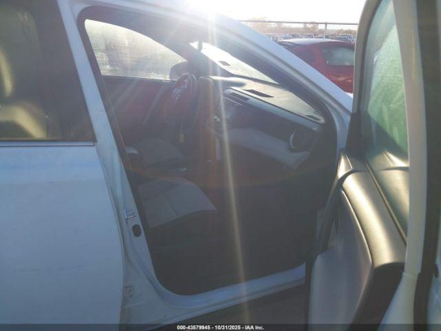 Toyota RAV4 Xle Image 9