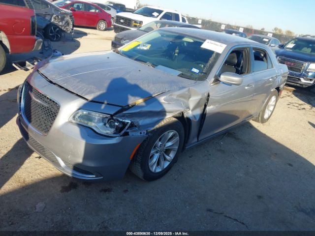 Chrysler 300 Limited Image 2