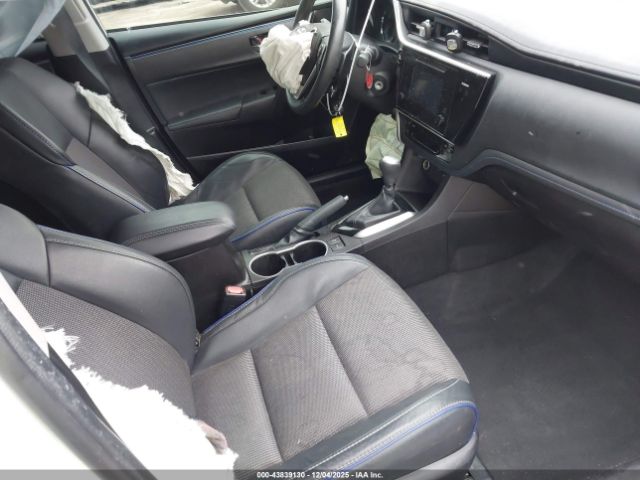 Toyota Corolla Se Image 10