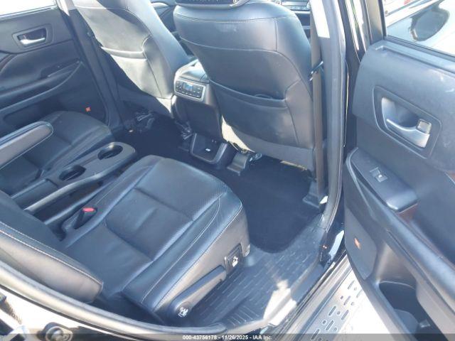 Toyota Highlander Limited Platinum Image 8