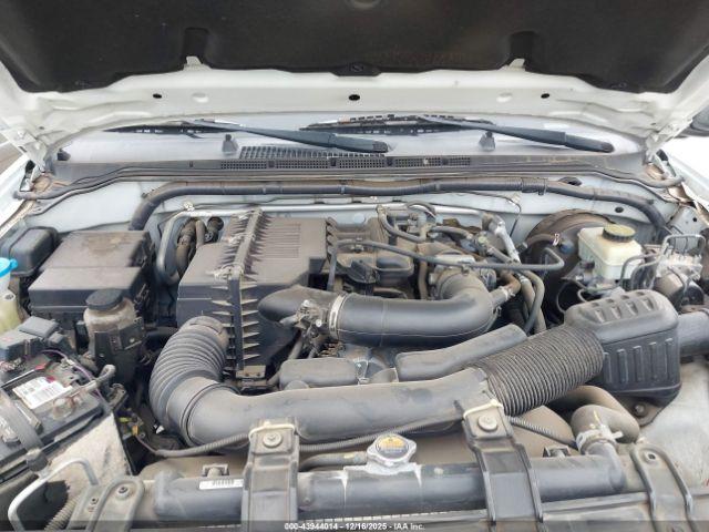 Nissan Frontier S Image 6