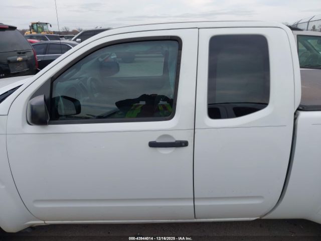 Nissan Frontier S Image 2