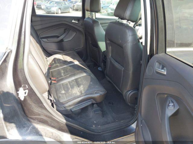 Ford Escape Titanium Image 14