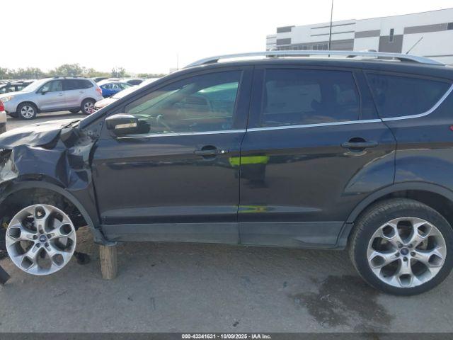 Ford Escape Titanium Image 15