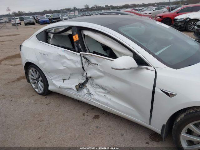 Tesla Model 3 Long Range Dual Motor All-wheel Drive Image 7