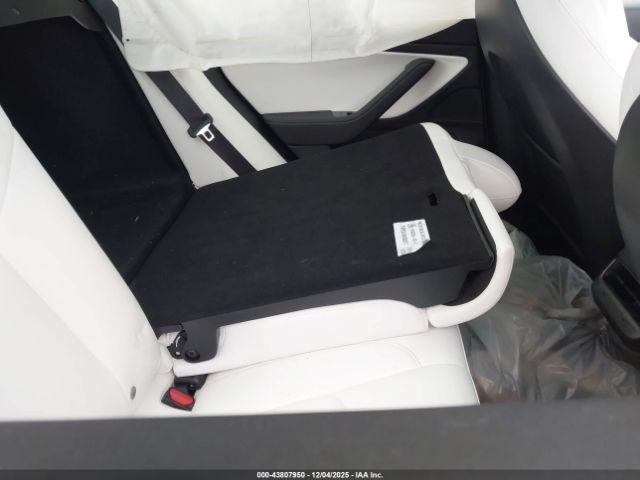 Tesla Model 3 Long Range Dual Motor All-wheel Drive Image 16