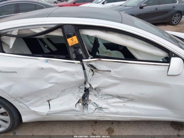 Tesla Model 3 Long Range Dual Motor All-wheel Drive Image 2