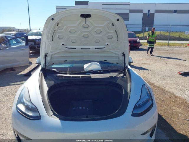 Tesla Model 3 Image 2